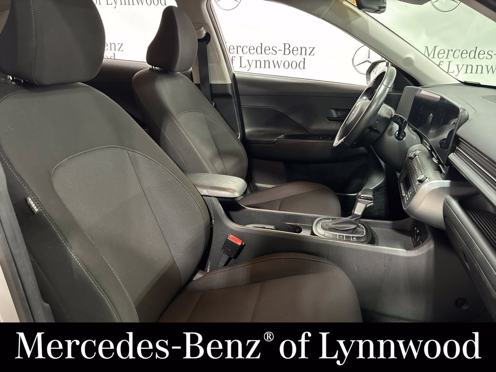 Used 2024 Hyundai Kona SEL AWD/4WD image 5
