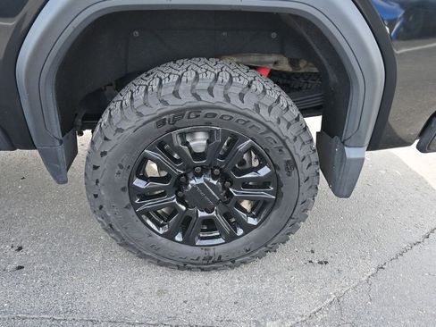 Used 2022 GMC Sierra 2500 Denali w/ Denali Black Diamond Edition image 12