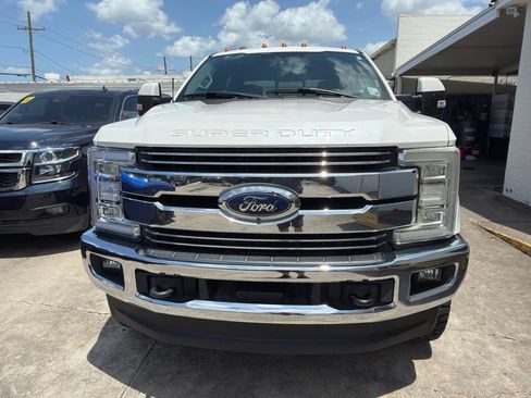 Used 2017 Ford F250 Lariat w/ Lariat Ultimate Package AWD/4WD image 2