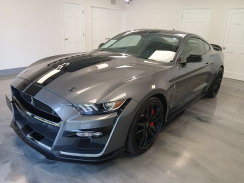 Used 2021 Ford Mustang Shelby GT500 w/ Technology Package RWD image 4