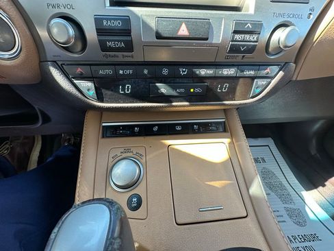 Used 2016 Lexus ES 350 w/ Luxury Package w/Wood Trim FWD image 19