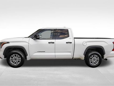 Used 2023 Toyota Tundra SR5 w/ SR5 Convenience Package AWD/4WD image 10