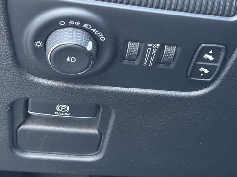 Used 2024 Jeep Wagoneer Series II image 38