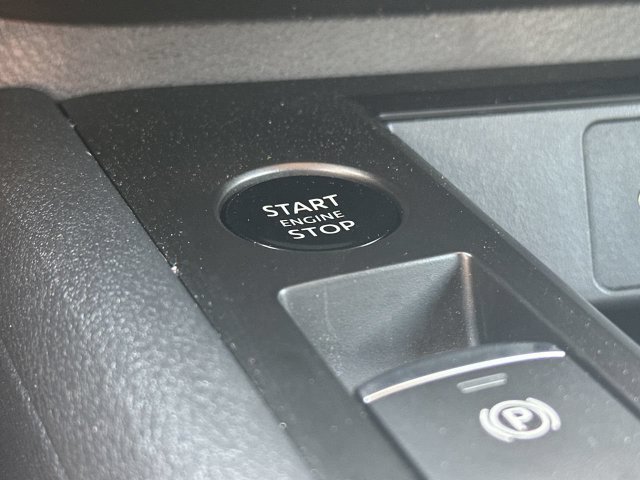 Used 2025 Nissan Kicks S w/ Charging Package FWD image 16