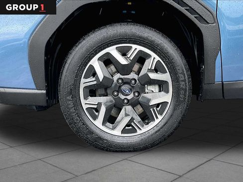Used 2025 Subaru Forester AWD/4WD image 11