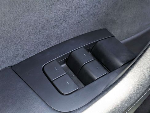 Used 2024 Tesla Model Y Long Range AWD/4WD image 20