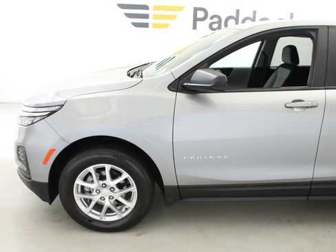 Used 2024 Chevrolet Equinox LS w/ LS Convenience Package AWD/4WD image 5
