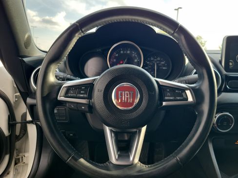 Used 2017 FIAT 124 Spider Lusso RWD image 20