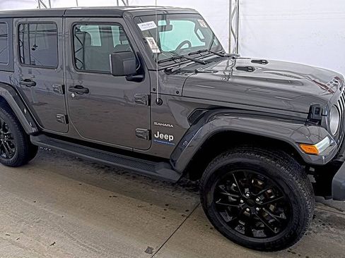Used 2023 Jeep Wrangler Unlimited Sahara w/ Dual Top Group AWD/4WD image 3
