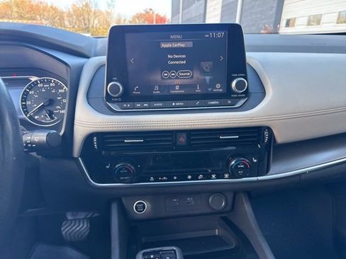 Used 2021 Nissan Rogue SV w/ Premium Package image 17