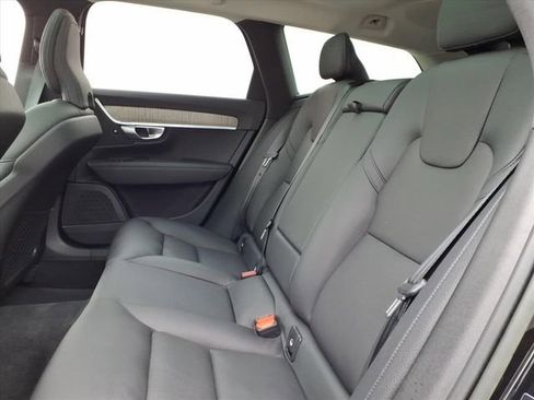 Used 2023 Volvo V90 B6 Cross Country Plus AWD/4WD image 16