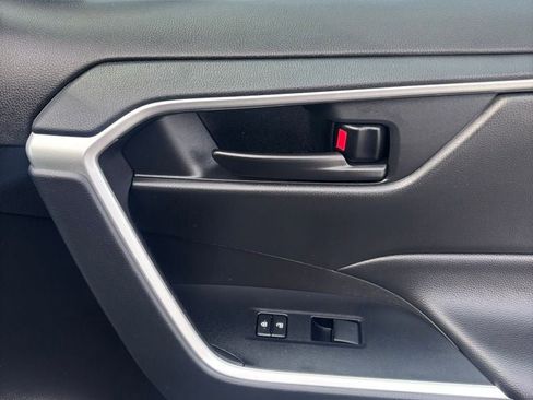 Used 2025 Toyota RAV4 LE image 16