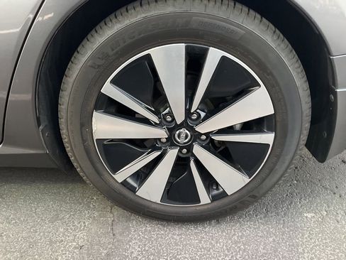 Certified 2021 Nissan Altima 2.5 SV w/ SV Premium Package image 6