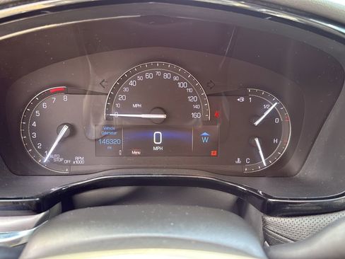 Used 2017 Cadillac XT5 Luxury w/ Driver Awareness Package FWD image 12