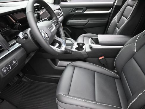 Used 2026 GMC Terrain Denali w/ LPO, Floor Liner Package AWD/4WD image 16