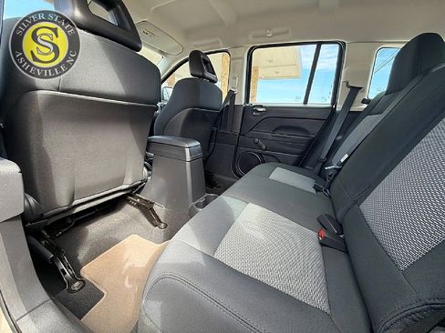 Used 2009 Jeep Compass Sport image 13