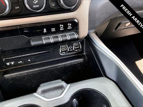 Used 2019 RAM 1500 Laramie AWD/4WD image 17