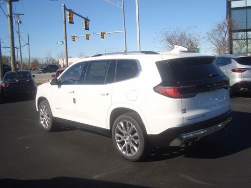 New 2025 GMC Acadia Denali w/ Super Cruise Package image 6