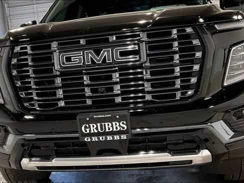 Used 2025 GMC Yukon Denali Ultimate AWD/4WD image 37