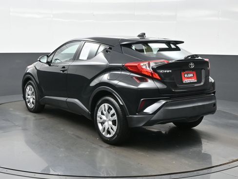 Used 2021 Toyota C-HR LE FWD image 4