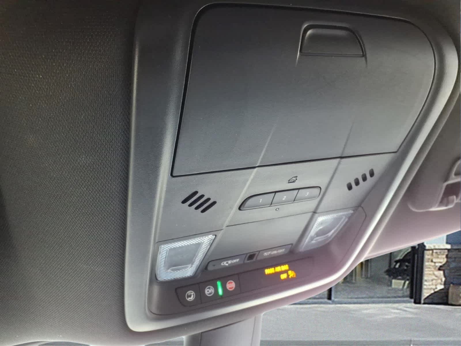 Used 2022 Buick Enclave Premium FWD image 22
