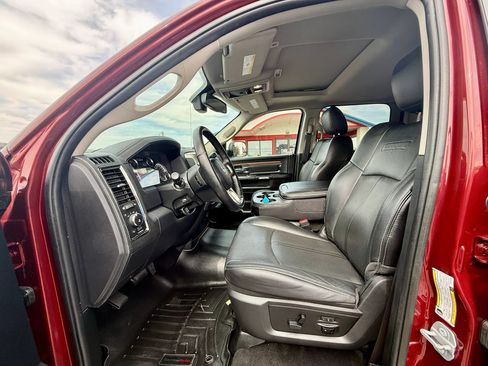 Used 2018 RAM 2500 Laramie w/ Sport Appearance Group AWD/4WD image 9