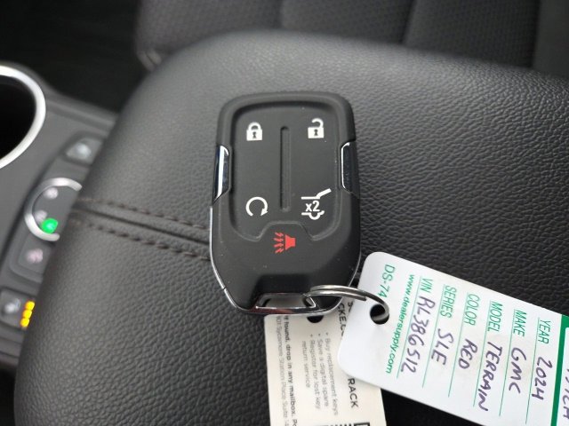 Used 2024 GMC Terrain SLE w/ Driver Convenience Package AWD/4WD image 9