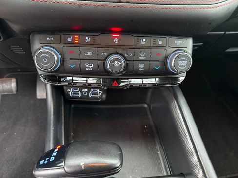 Used 2024 Dodge Durango GT image 50