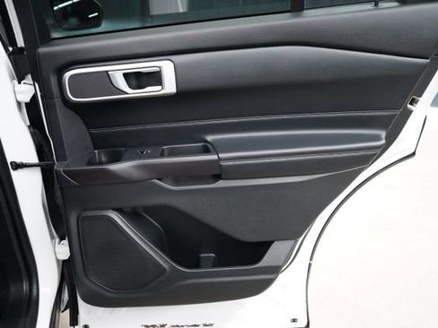 Used 2020 Ford Explorer XLT w/ Equipment Group 202A AWD/4WD image 48