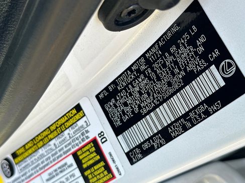 Used 2025 Lexus ES 300h w/ Premium Package image 23