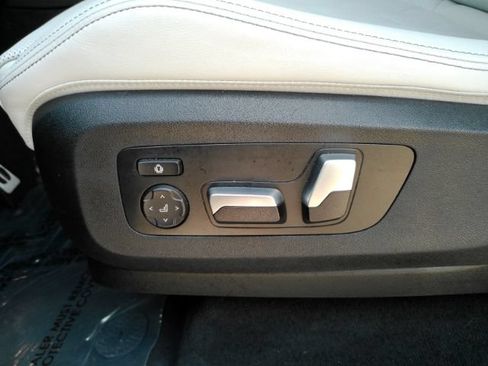 Used 2025 BMW X5 sDrive40i w/ M Sport Package RWD image 18