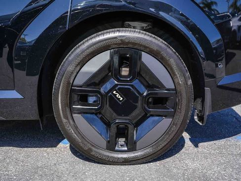 Certified 2024 Kia EV9 GT-Line AWD/4WD image 10