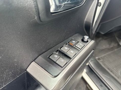 Used 2023 Toyota Tacoma TRD Sport w/ Technology Package AWD/4WD image 18