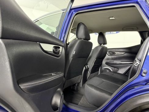 Used 2019 Nissan Rogue Sport S image 12