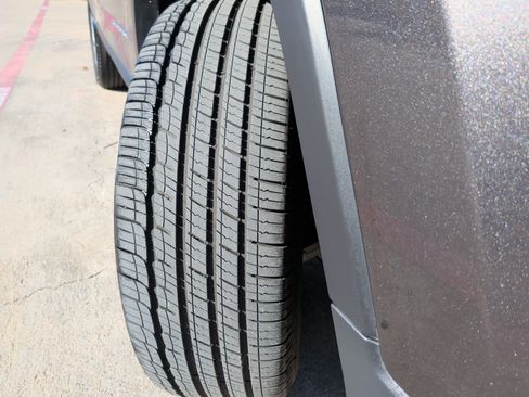 Used 2015 Jeep Cherokee Limited image 12