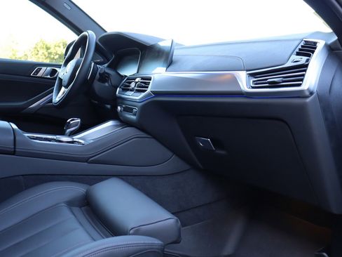 Used 2021 BMW X6 xDrive40i w/ Premium Package image 17