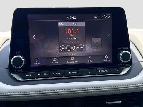 Used 2025 Nissan Rogue SV w/ SV Premium Package FWD image 30