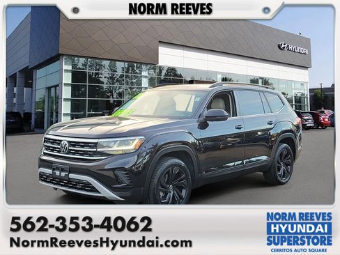Used 2022 Volkswagen Atlas SE image 1