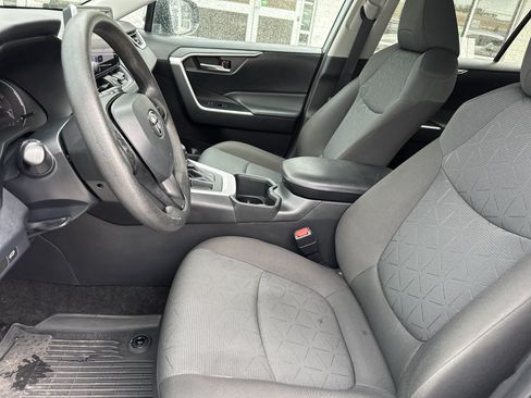 Used 2023 Toyota RAV4 XLE w/ Convenience Package FWD image 10