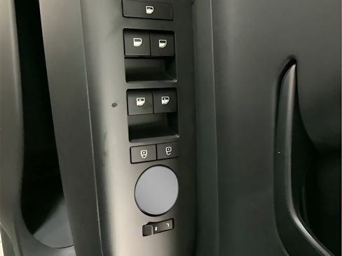 Used 2025 Hyundai Kona SEL FWD image 32