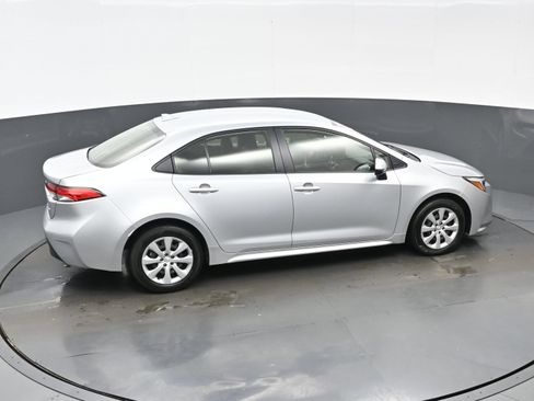 Used 2025 Toyota Corolla LE FWD image 39