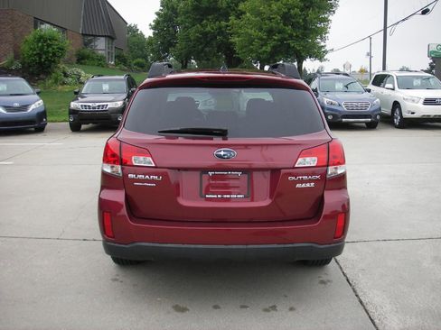 Used 2014 Subaru Outback 2.5i Premium w/ Moonroof Package AWD/4WD image 7