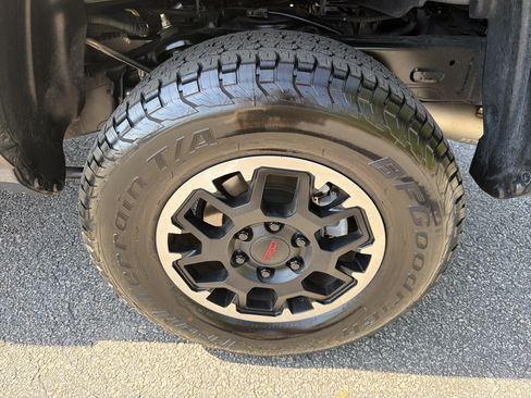 Used 2024 Toyota Tacoma TRD Off-Road w/ TRD Off Road Premium Package AWD/4WD image 30