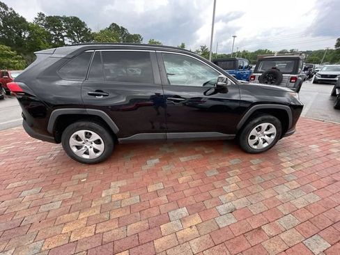 Used 2021 Toyota RAV4 LE FWD image 36