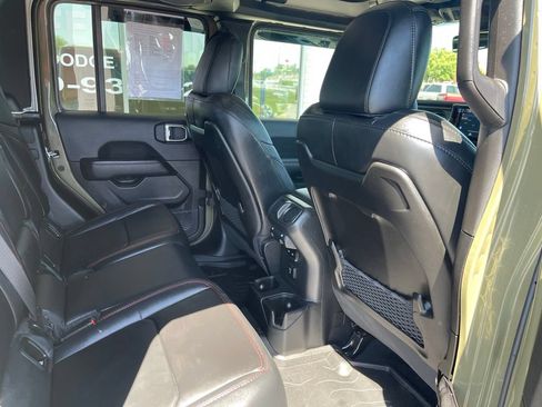 Used 2025 Jeep Gladiator Rubicon AWD/4WD image 14