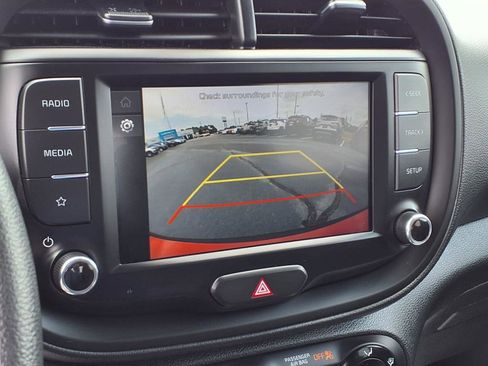 Used 2023 Kia Soul LX image 7