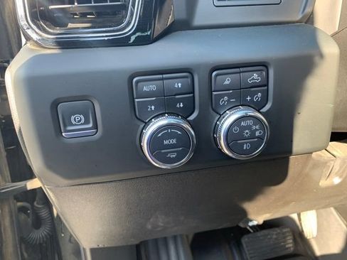 Used 2024 GMC Sierra 3500 AT4 w/ AT4 Preferred Package AWD/4WD image 26