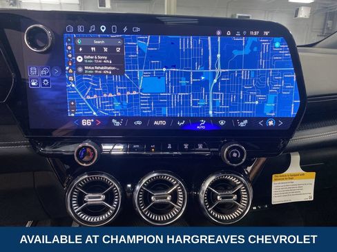 Used 2024 Chevrolet Blazer EV LT AWD/4WD image 17