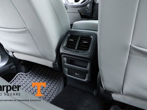 Used 2023 Volkswagen Taos SE w/ Panoramic Sunroof Package FWD image 38
