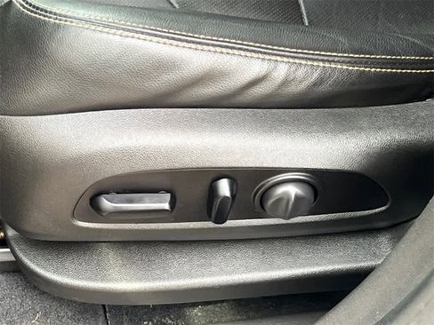 Used 2021 GMC Terrain SLT image 10